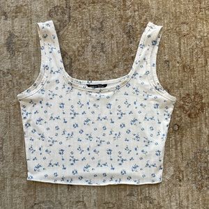 Tiny Cropped Flower Tank in blue and white, size S.